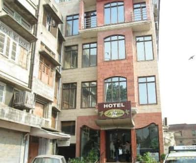 https://imgcld.yatra.com/ytimages/image/upload/t_hotel_yatra_city_desktop/v1438027149/Domestic Hotels/Hotels_Amritsar/Hotel Le Golden/Overview.jpg